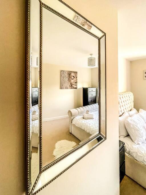 Soho Beach Apartment With Fabulous Sea View And 2 Minutes To The Beach With Free Parking And Netflix Bournemouth Exterior photo