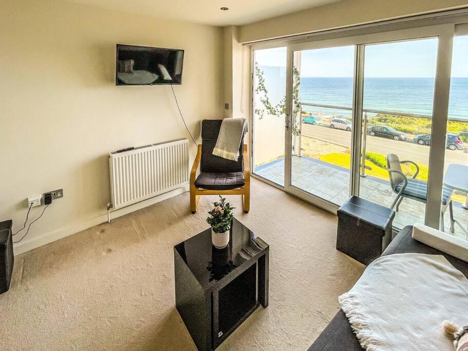 Soho Beach Apartment With Fabulous Sea View And 2 Minutes To The Beach With Free Parking And Netflix Bournemouth Exterior photo