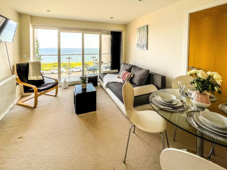 Soho Beach Apartment With Fabulous Sea View And 2 Minutes To The Beach With Free Parking And Netflix Bournemouth Exterior photo